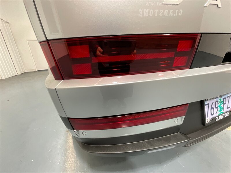 2024 Hyundai Santa Fe Limited AWD / 3RD ROW SEAT / ONLY 7,000 MILES  / 1-OWNER LOCAL / DUAL MOONROOF / LOADED / GREAT PRICE - Photo 28 - Gladstone, OR 97027