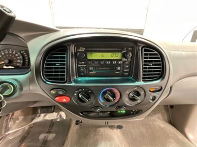 2000 Toyota Tundra SR5 4X4 / 4.7L V8 / LOCAL TRUCK w. ZERO RUST  / Towing Pkg / Extended Cab - Photo 16 - Gladstone, OR 97027