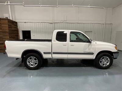 2000 Toyota Tundra SR5 4X4 / 4.7L V8 / LOCAL TRUCK w. ZERO RUST  / Towing Pkg / Extended Cab - Photo 4 - Gladstone, OR 97027