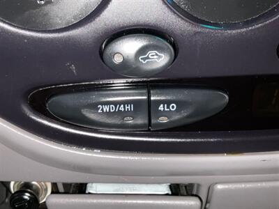 2000 Toyota Tundra SR5 4X4 / 4.7L V8 / LOCAL TRUCK w. ZERO RUST  / Towing Pkg / Extended Cab - Photo 17 - Gladstone, OR 97027