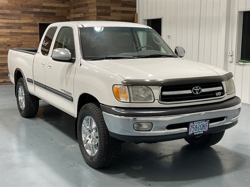 2000 Toyota Tundra SR5 4X4 / 4.7L V8 / LOCAL TRUCK w. ZERO RUST  / Towing Pkg / Extended Cab - Photo 2 - Gladstone, OR 97027