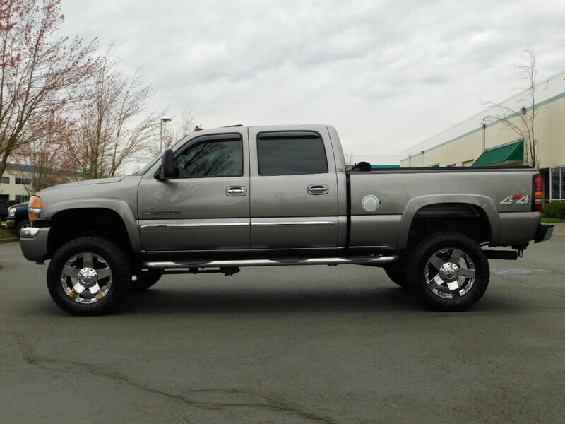 2006 GMC Sierra 2500 SLT 4X4 / 6.6L DURAMAX DIESEL / LBZ MOTOR / LIFTED   - Photo 3 - Portland, OR 97217