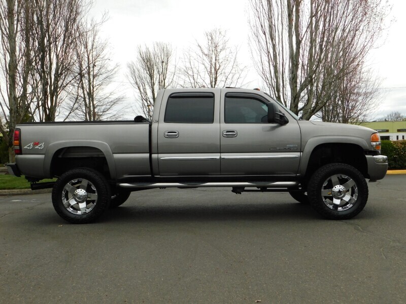 2006 GMC Sierra 2500 SLT 4X4 / 6.6L DURAMAX DIESEL / LBZ MOTOR / LIFTED   - Photo 4 - Portland, OR 97217