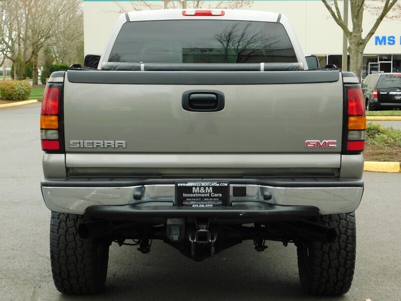 2006 GMC Sierra 2500 SLT 4X4 / 6.6L DURAMAX DIESEL / LBZ MOTOR / LIFTED   - Photo 6 - Portland, OR 97217