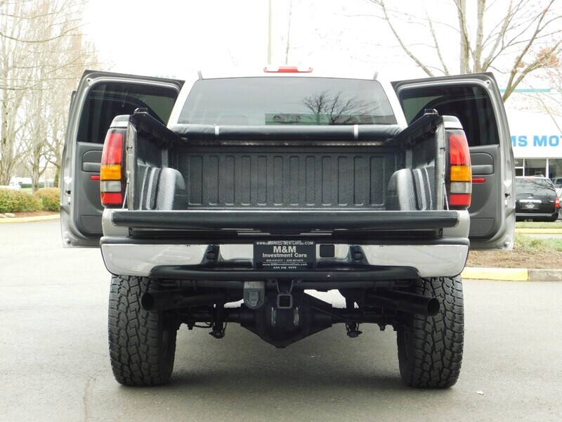 2006 GMC Sierra 2500 SLT 4X4 / 6.6L DURAMAX DIESEL / LBZ MOTOR / LIFTED   - Photo 22 - Portland, OR 97217