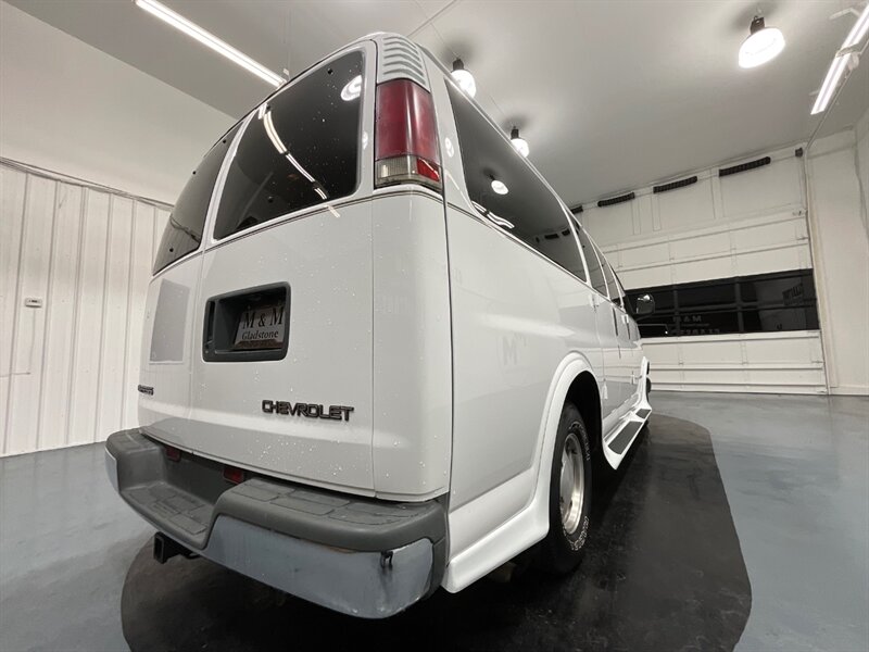 2000 Chevrolet Express G1500 CUSTOM CRAFT VAN  / ONLY 6,000 MILES   - Photo 41 - Gladstone, OR 97027