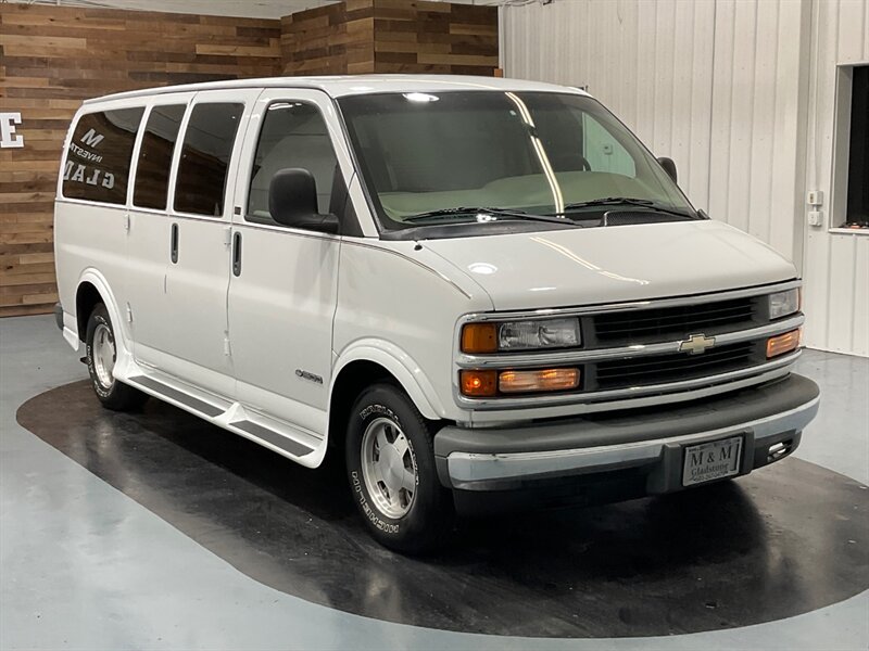 2000 Chevrolet Express G1500 CUSTOM CRAFT VAN  / ONLY 6,000 MILES   - Photo 2 - Gladstone, OR 97027