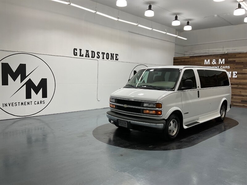 2000 Chevrolet Express G1500 CUSTOM CRAFT VAN  / ONLY 6,000 MILES   - Photo 25 - Gladstone, OR 97027