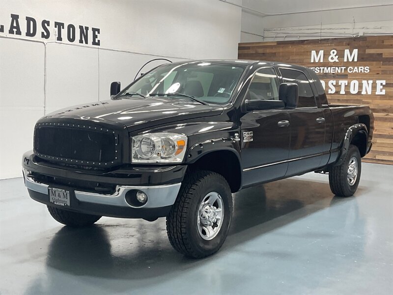 2007 Dodge Ram 2500 SLT MEGACAB 4X4 / 5.9L CUMMINS DIESEL / ZERO RUST  / Rear Airbags - Photo 1 - Gladstone, OR 97027