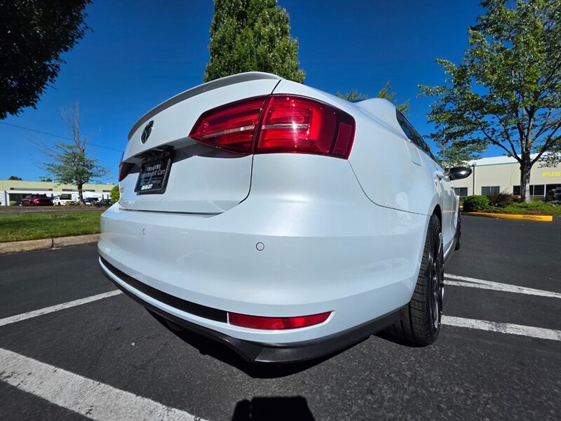 2017 Volkswagen Jetta 2.0T GLI / ROTIFORM WHEELS / PADDLE SHIFTS / 2ND SET OF OEM WHEELS + TIRES - Photo 12 - Portland, OR 97217