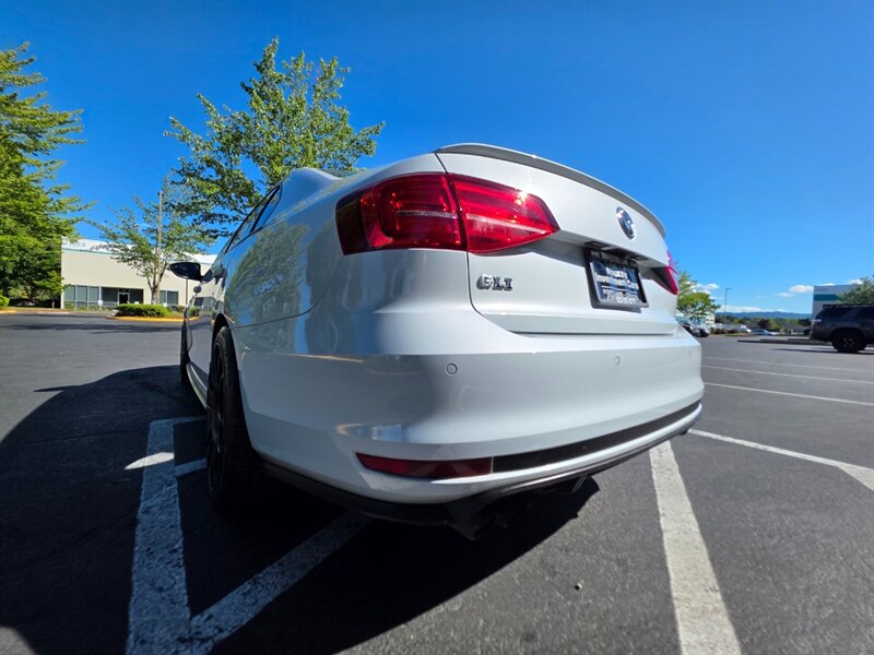 2017 Volkswagen Jetta 2.0T GLI / ROTIFORM WHEELS / PADDLE SHIFTS / 2ND SET OF OEM WHEELS + TIRES - Photo 11 - Portland, OR 97217