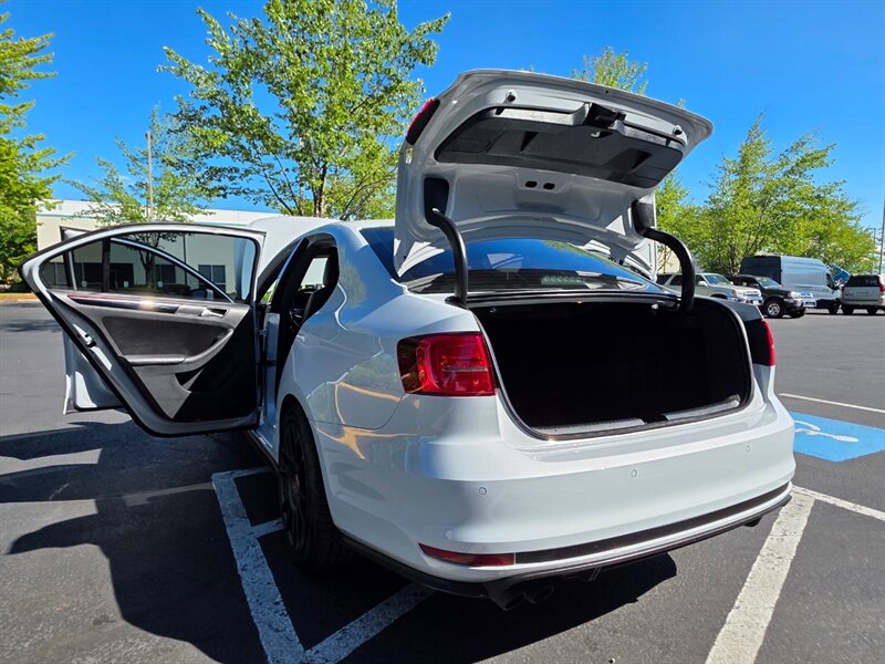 2017 Volkswagen Jetta 2.0T GLI / ROTIFORM WHEELS / PADDLE SHIFTS / 2ND SET OF OEM WHEELS + TIRES - Photo 27 - Portland, OR 97217