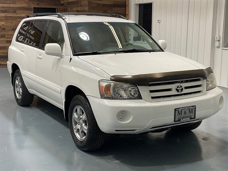 2004 Toyota Highlander Sport Utility AWD 3.3L V6 / BRAND NEW TRES  / 3RD ROW SEAT / RUST FREE - Photo 2 - Gladstone, OR 97027