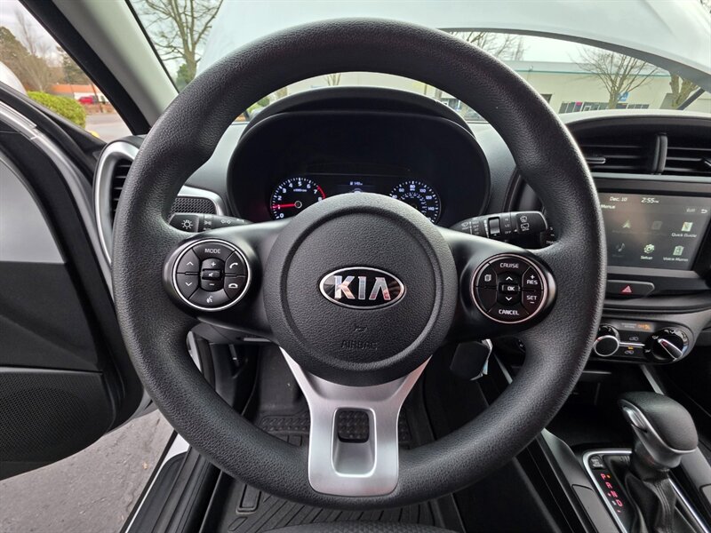2020 Kia Soul WAGON Apple CarPlay & Android Auto NEW LOCAL TRADE 4-CYL 2.0L Back-Up CAM / Excellent Condition - Photo 41 - Portland, OR 97217
