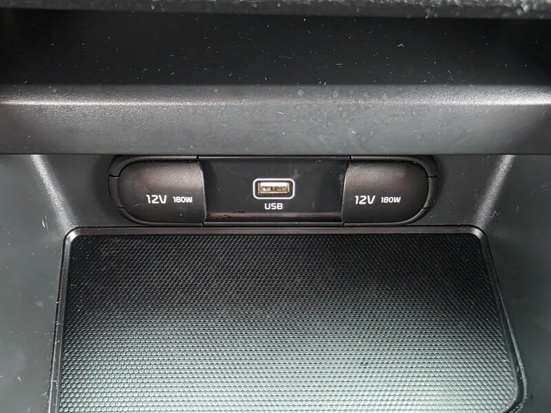 2020 Kia Soul WAGON Apple CarPlay & Android Auto NEW LOCAL TRADE 4-CYL 2.0L Back-Up CAM / Excellent Condition - Photo 37 - Portland, OR 97217