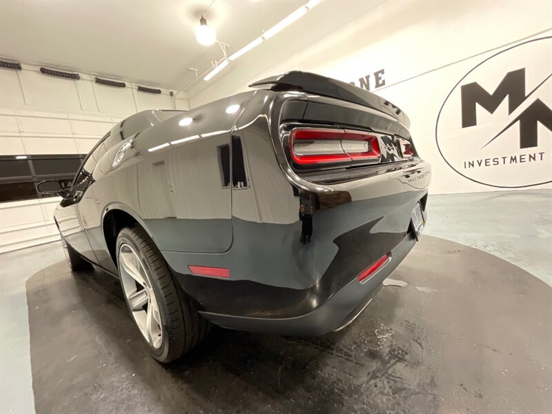 2015 Dodge Challenger R/T Coupe / 5.7L V8 HEMI / 6-SPEED / 56K MILES   - Photo 31 - Gladstone, OR 97027