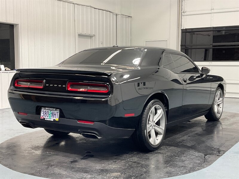 2015 Dodge Challenger R/T Coupe / 5.7L V8 HEMI / 6-SPEED / 56K MILES   - Photo 7 - Gladstone, OR 97027