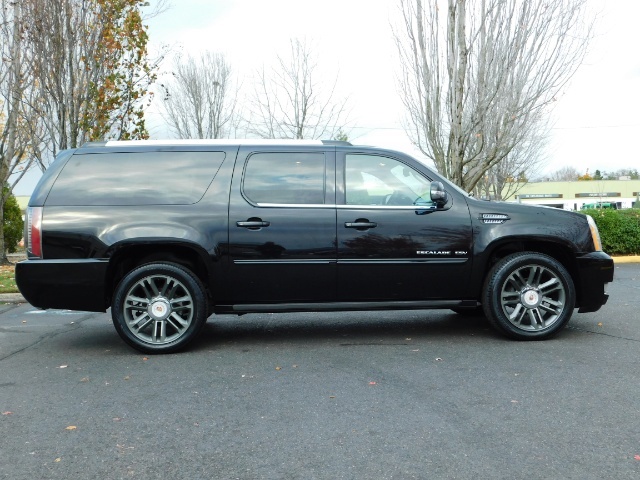 2013 Cadillac Escalade ESV / PREMIUM Edition / AWD / LONG WHEEL BASE !!   - Photo 4 - Portland, OR 97217