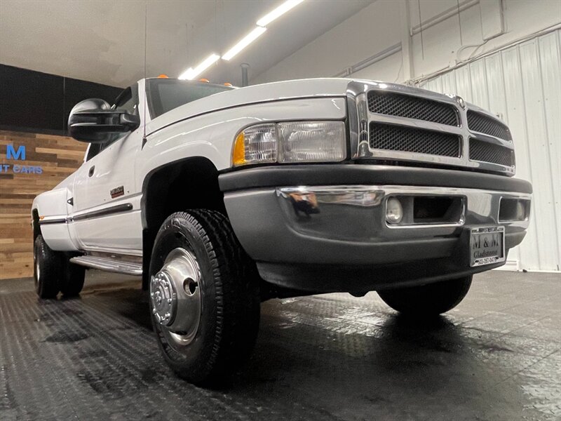 1999 Dodge Ram 3500 Laramie SLT 4X4 / 5.9L CUMMINS DIESEL / DUALLY  BRAND NEW TIRES / LEATHER / DUALLY / 135,000 MILES / RUST FREE - Photo 10 - Gladstone, OR 97027