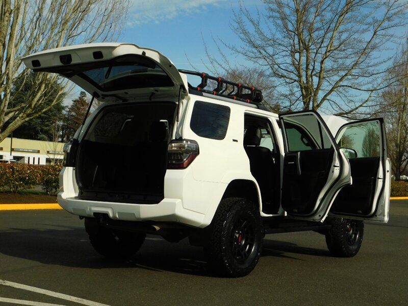 2019 Toyota 4Runner SR5 TRD UPGRADED / 4WD / Leather / LIFTED LIFTED   - Photo 30 - Portland, OR 97217