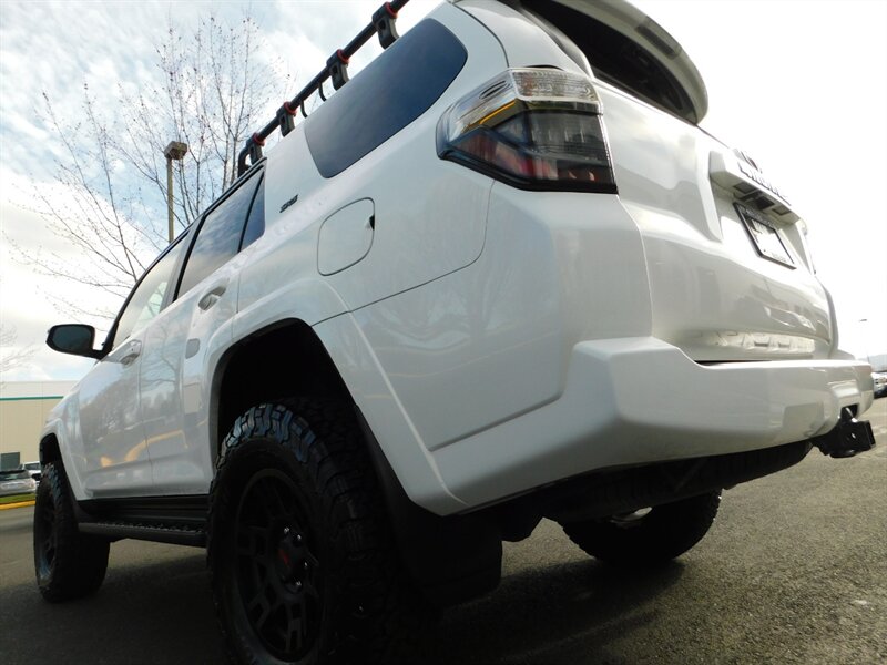 2019 Toyota 4Runner SR5 TRD UPGRADED / 4WD / Leather / LIFTED LIFTED   - Photo 12 - Portland, OR 97217