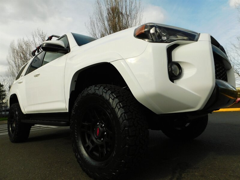 2019 Toyota 4Runner SR5 TRD UPGRADED / 4WD / Leather / LIFTED LIFTED   - Photo 10 - Portland, OR 97217