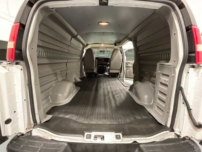 2014 Chevrolet Express Cargo Van 2500 / 4.8L V8 / 1-OWNER / Excel Cond  / SUPER CLEAN CARGO VAN - Photo 11 - Gladstone, OR 97027