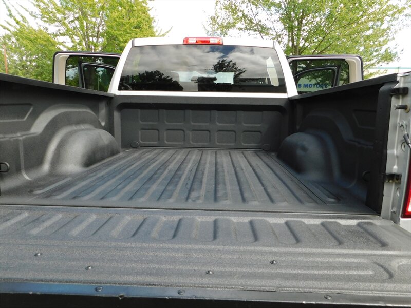 2012 RAM 1500 ST Crew Cab 4X4 5.7L HEMI / Dual Exhaust / CLEAN   - Photo 22 - Portland, OR 97217