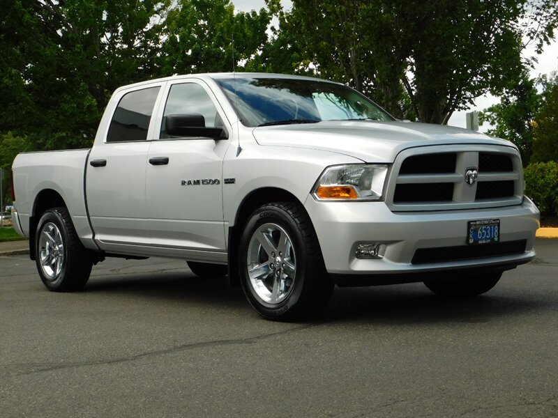 2012 Ram 1500 ST Crew Cab 4X4 5.7L HEMI / Dual Exhaust / CLEAN