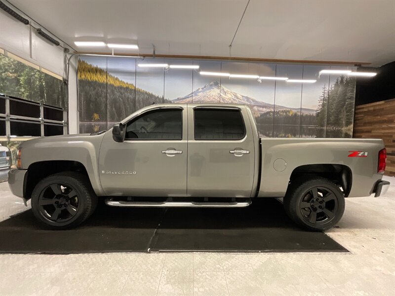 2008 Chevrolet Silverado 1500 LT Crew Cab RWD / 5.3L V8 / Leather / 167K MILES  / BRAND NEW TIRES / Excel Cond - Photo 3 - Gladstone, OR 97027