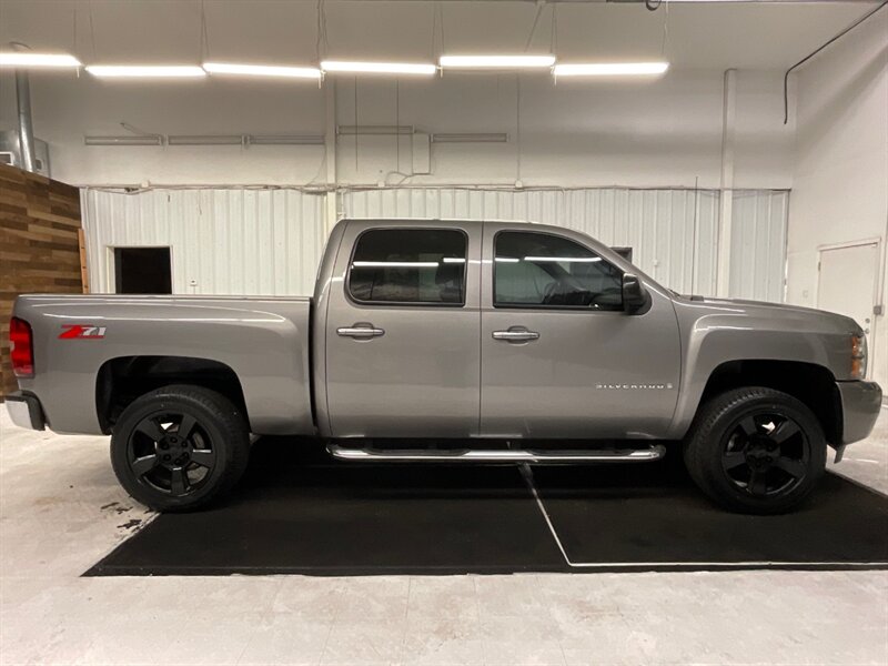 2008 Chevrolet Silverado 1500 LT Crew Cab RWD / 5.3L V8 / Leather / 167K MILES  / BRAND NEW TIRES / Excel Cond - Photo 4 - Gladstone, OR 97027