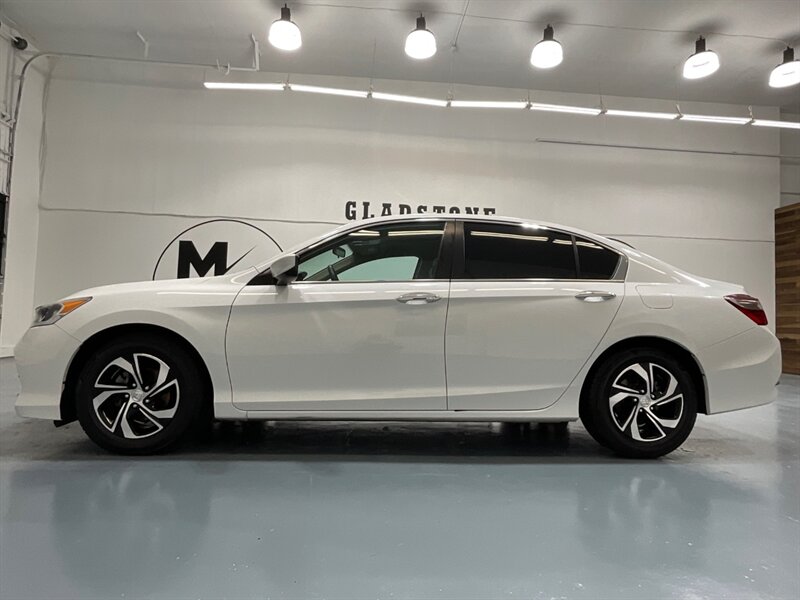 2016 Honda Accord LX SEDAN / 4 DR 2.4L 4 CYL / LOCAL / Backup Cam / LOCAL ZERO RUST - Photo 3 - Gladstone, OR 97027