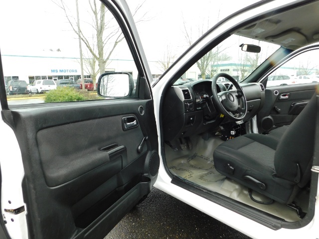 2011 Chevrolet Colorado Regular Cab / FLAT BED / 4X4 / LOW MILES / Clean   - Photo 11 - Portland, OR 97217