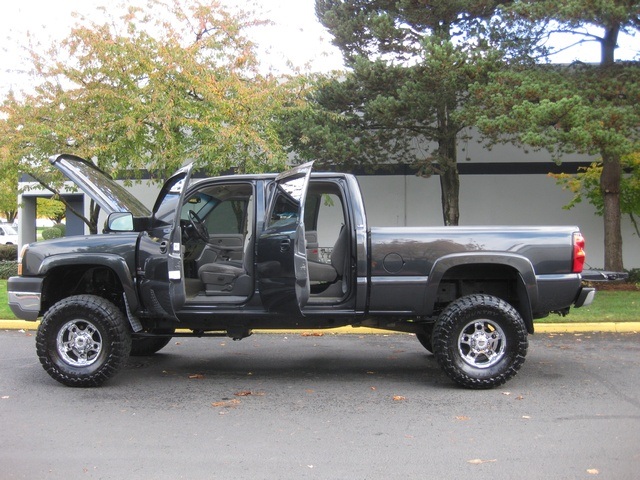 2004 Chevrolet Silverado 2500 LS/4WD/ Duramax turbo Diesel/LIFTED   - Photo 10 - Portland, OR 97217