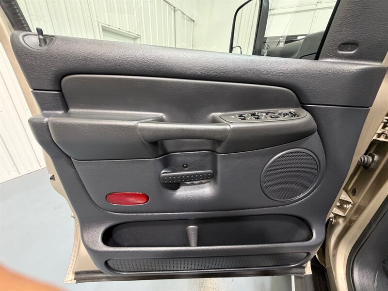 2004 Dodge Ram 2500 SLT 4X4 5.9L CUMMINS DIESEL /1-OWNER /97K MILES /LONG BED / ZERO RUST / Excel Cond - Photo 32 - Gladstone, OR 97027