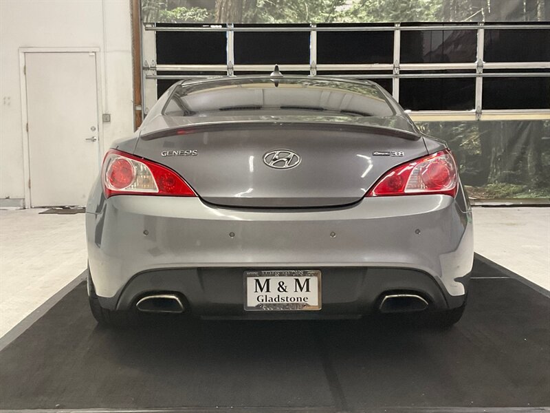 2011 Hyundai Genesis Coupe 3.8L Grand Touring/ Navi / Sunroof / Leather  / Heated Seats / Excel Cond - Photo 6 - Gladstone, OR 97027