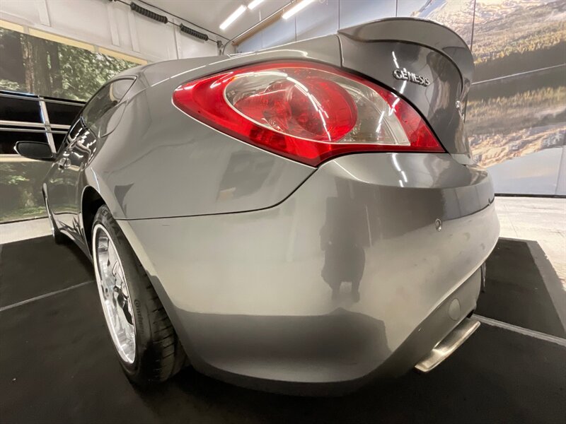 2011 Hyundai Genesis Coupe 3.8L Grand Touring/ Navi / Sunroof / Leather  / Heated Seats / Excel Cond - Photo 26 - Gladstone, OR 97027