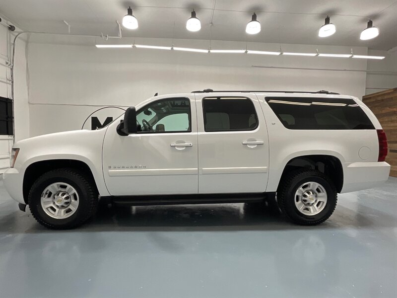 2008 Chevrolet Suburban LS 2500 / 4x4 / 6.0L / 1-Owner Local / ALMOST NEW  / RUST FREE / SUPER LOW MILES 59k - Photo 2 - Gladstone, OR 97027