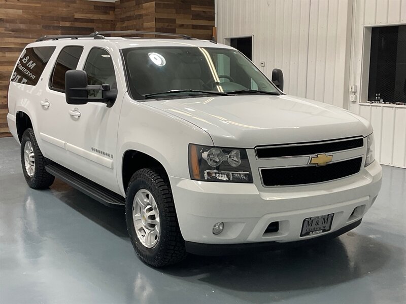 2008 Chevrolet Suburban LS 2500 / 4x4 / 6.0L / 1-Owner Local / ALMOST NEW  / RUST FREE / SUPER LOW MILES 59k - Photo 3 - Gladstone, OR 97027