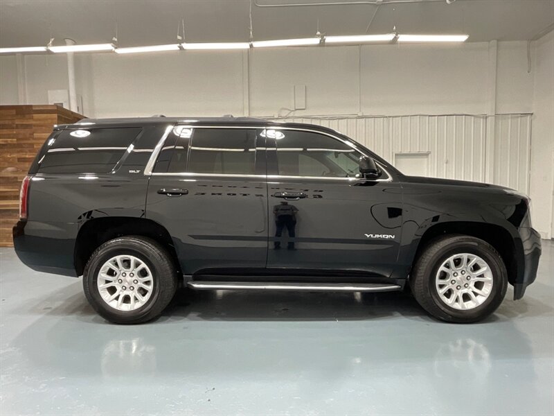 2017 GMC Yukon SLT 4X4 / 5.3L V8 / Leather w. Heated & Cooled  Seat / Excel Cond - Photo 3 - Gladstone, OR 97027