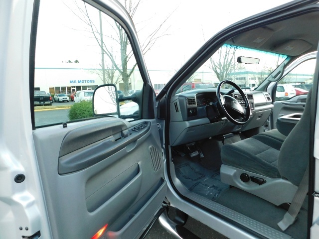 2002 Ford F-250 Super Duty XLT 4DR / 4X4 / V10 / ORIGINAL OWNER   - Photo 10 - Portland, OR 97217