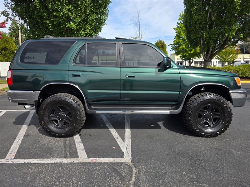 1999 Toyota 4Runner 4X4 V6/ 5-SPEED MANUAL / TIMING BELT DONE / LIFTED / 3.4 L / NEW TIRES / NEW LIFT / ZERO RUST !! - Photo 4 - Portland, OR 97217