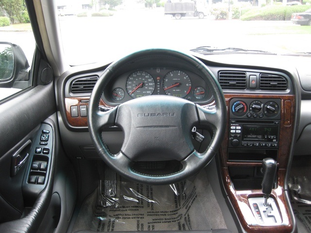 2000 Subaru Outback Limited/ AWD/ Sedan