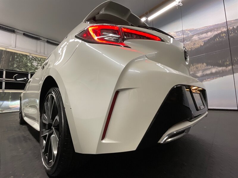 2019 Toyota Corolla XSE HATCHBACK / LEATHER / 1-OWNER / 6-SPEED   - Photo 11 - Gladstone, OR 97027