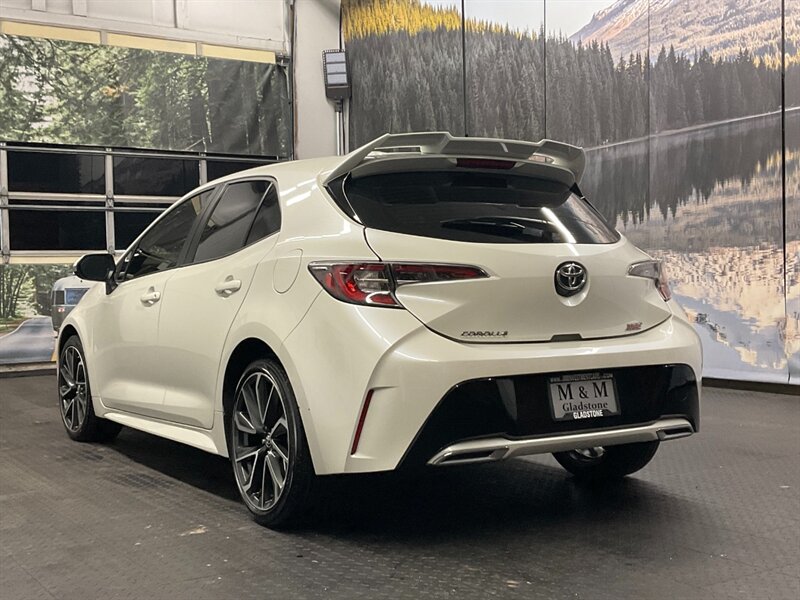 2019 Toyota Corolla XSE HATCHBACK / LEATHER / 1-OWNER / 6-SPEED   - Photo 7 - Gladstone, OR 97027