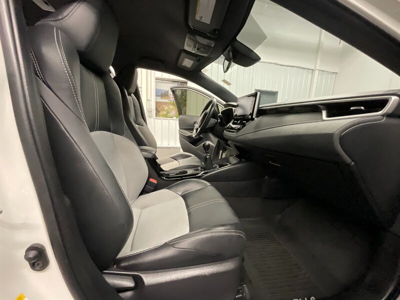 2019 Toyota Corolla XSE HATCHBACK / LEATHER / 1-OWNER / 6-SPEED   - Photo 16 - Gladstone, OR 97027