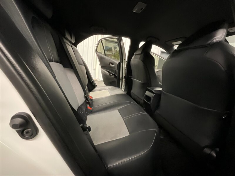 2019 Toyota Corolla XSE HATCHBACK / LEATHER / 1-OWNER / 6-SPEED   - Photo 15 - Gladstone, OR 97027