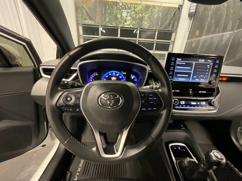 2019 Toyota Corolla XSE HATCHBACK / LEATHER / 1-OWNER / 6-SPEED   - Photo 19 - Gladstone, OR 97027