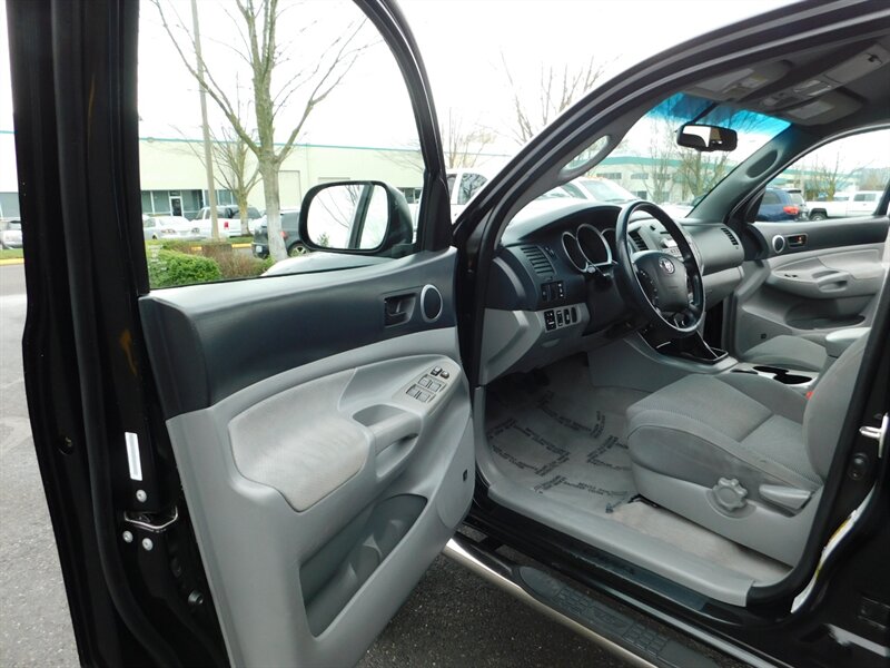 2006 Toyota Tacoma V6 4X4 / 6 SPEED /  TRD / LOW MILES / LIFTED   - Photo 13 - Portland, OR 97217