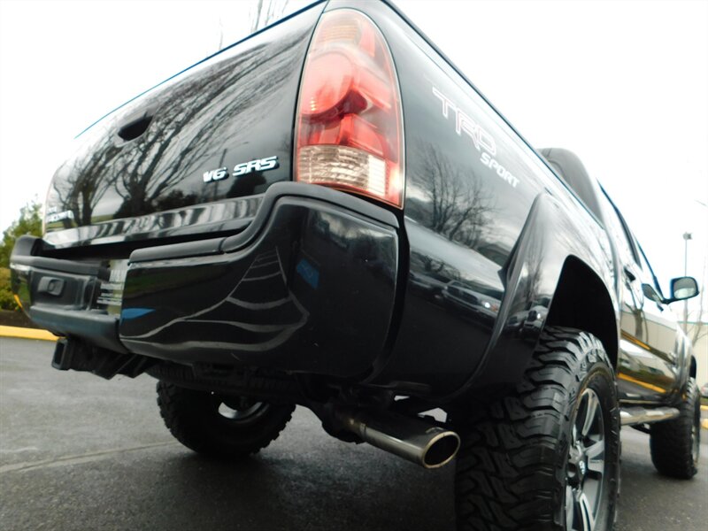 2006 Toyota Tacoma V6 4X4 / 6 SPEED /  TRD / LOW MILES / LIFTED   - Photo 12 - Portland, OR 97217